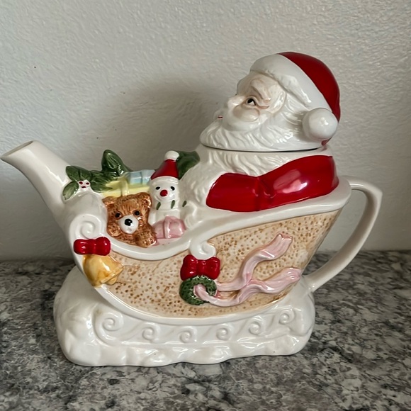 Decorative vintage Santa Clause Teapot - Picture 1 of 4